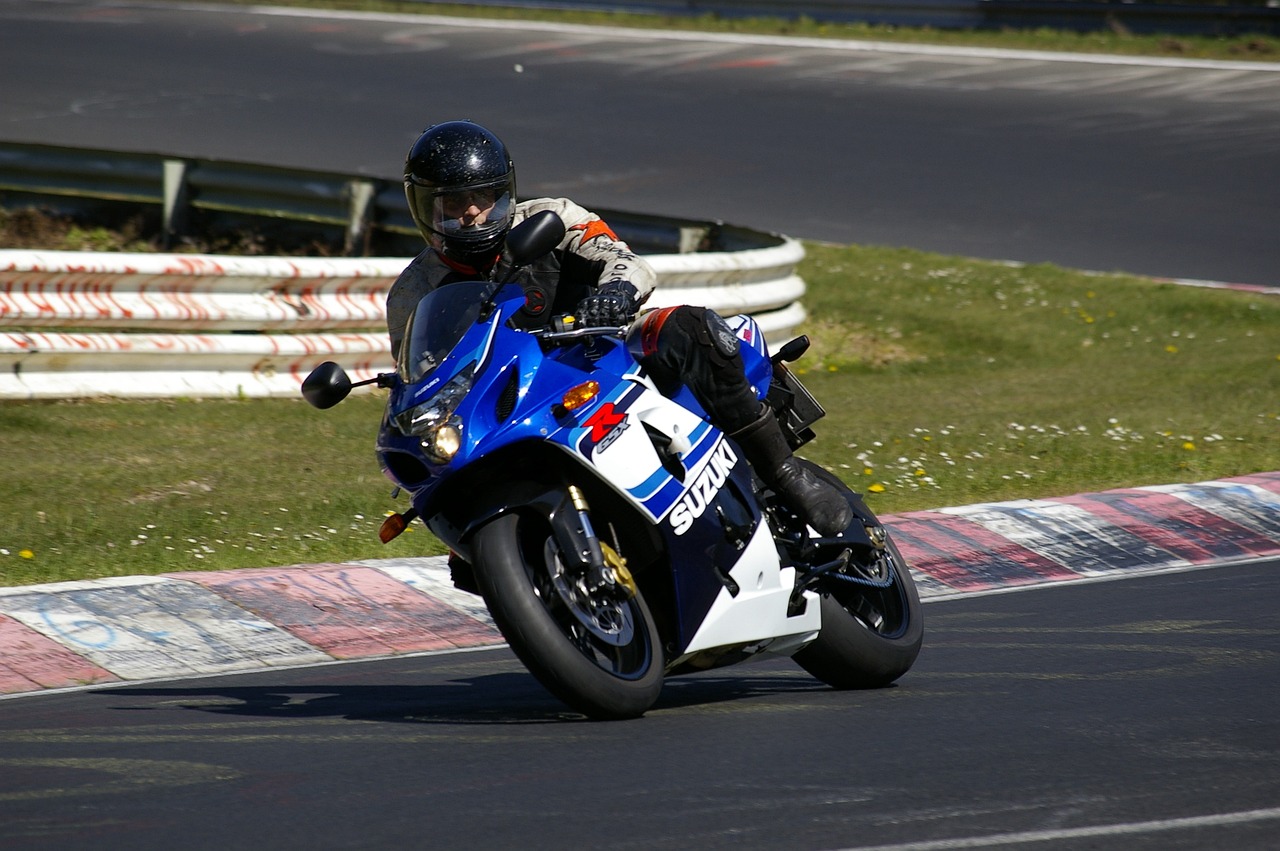 “铃木gsx250官方网站售价” 铃木gsx250r黑武士？