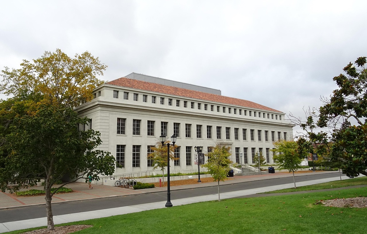 阿尔伯塔大学提供的留学奖学金都有哪些,阿尔伯塔大学回国就业情况怎么样 阿尔伯塔大学提供的留学奖学金都有哪些,阿尔伯塔大学回国就业情况怎么样