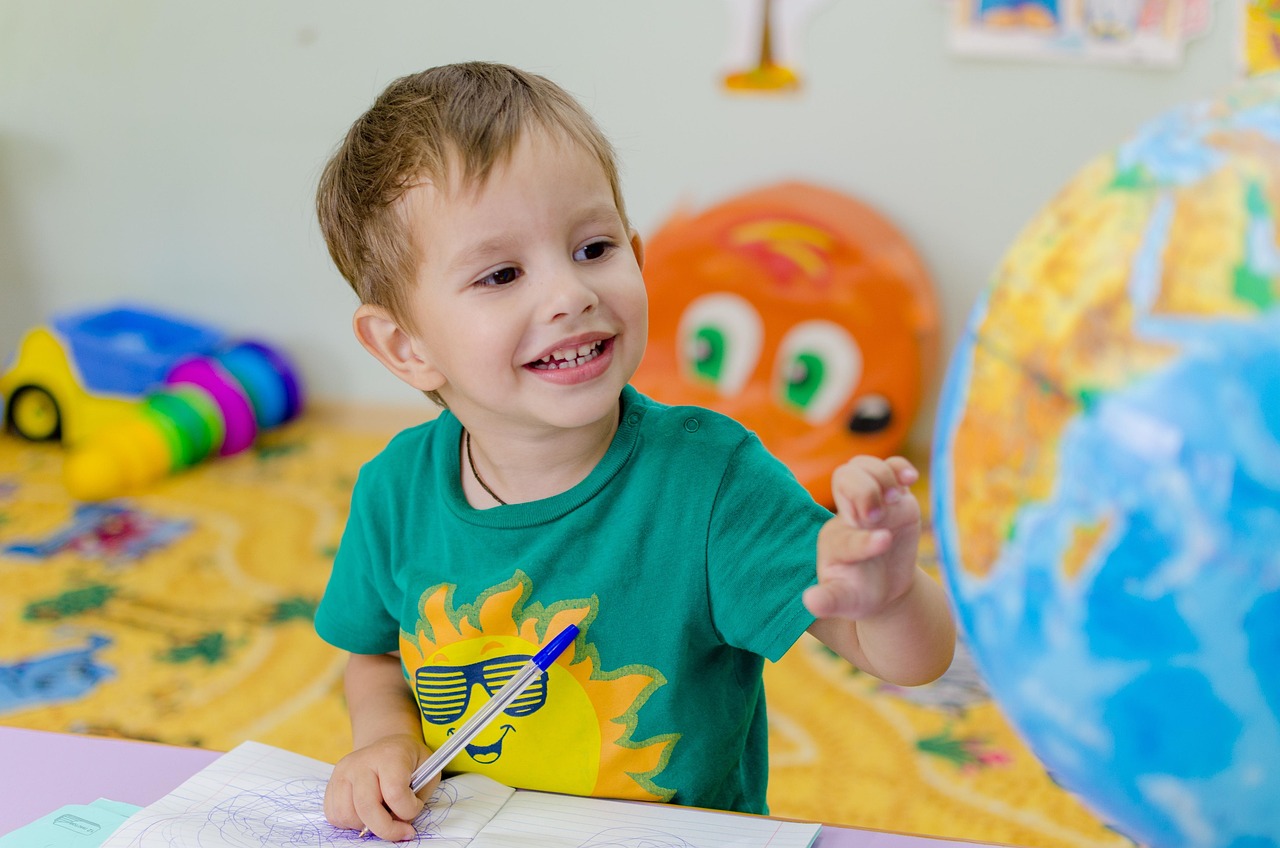 幼儿园大班秋季防溺水安全教育教案.大班暑假防溺水安全温馨提示